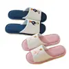2026 Zapatillas de Lino para Padres e Hijos con Dibujo de Oso Verano Hogar Antideslizantes de Algodón y Lino para una Familia de Tres Venta al por Mayor