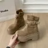 Botas de motocicleta retro que aumentan la altura para mujeres menudas, botas de moda para mujer 2026, botines de hebilla para otoño, botas Martin de suela gruesa, nuevo estilo para mujer