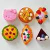 Imanes de refrigerador de resina grandes de comida de juguete (pizza, pastel, pan), accesorios para coche, pegatinas decorativas, colgantes para bolsas, accesorios al por mayor