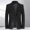Nova coleção outono e inverno: blazer casual masculino de veludo cotelê de um botão, estiloso e disponível em tamanhos grandes, adequado para o trabalho e o dia a dia