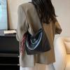 Bolso de hombro cruzado retro de gran capacidad para mujer, novedad de 2024, moderno, combinable, de un solo hombro, de alta gama.
