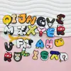 Animais de Desenho Animado Letras Inglesas PVC Borracha Macia Tamanho Pequeno Adesivos Planos Pingentes para Sapatos Bolsas Capas de Celular Acessórios Decorativos DIY