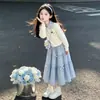 Conjunto Saia para Meninas Outono 2026 Novo Estilo Laço Manga Longa Crianças Pequenas e Grandes Meninas Saia Elegante Chique Conjunto de Duas Peças