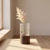 Decoración de escritorio para el hogar soporte de madera jarrón de vidrio arreglo floral para el hogar jarrón decorativo de alta gama para sala de estar en stock al por mayor