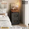 Mesita de noche ultradelgada para dormitorio del hogar, nuevo modelo 2026, estilo madera natural color crema, almacenamiento de mesita de noche pequeño y extremadamente estrecho