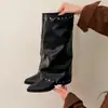 Nuevas botas de cuero de caña alta, botas de montar de punta fina, con un diseño apilado, detalles de hebilla y un tacón grueso, perfectas para primavera y otoño