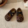 Sapatos Mary Jane Femininos com Tira Cruzada 2026 Primavera e Outono Novos Sapatilhas de Solado Macio para Meninas Uso Diário Salto Baixo Sapatos Individuais