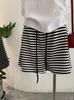 Omalai Pantalones Cortos Casuales de Raya de Color Contrastante con Cordón para Mujer de Verano que Cubren la Cadera Cintura Alta Pierna Recta Pantalones Cortos Ajustados Línea A 3905