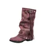 Botas de Couro Retro com Tachas Bico Fino Nova Coleção Primavera/Verão 2026 Franja Picante Salto Bloco Preto Fivela de Metal Botas Femininas Soltas