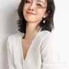 Novidades Primavera e Outono 2026 Feminino Cor Sólida Moda Gola V Tricô de Alta Qualidade Cardigan Estilo Curto Atacado Transfronteiriço
