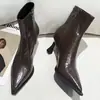 Versátiles y elegantes botas de cuero para mujer estilo británico 2026, botines de tacón alto con punta y tacón grueso para uso en exteriores