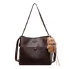 Bolsa de ombro retrô, casual e estilosa para outono/inverno, feita de couro macio desgastado, com grande capacidade, bolso frontal e design versátil crossbody para mulheres
