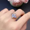 Anillo de piedra lunar natural boutique cuerpo de vidrio luz de luna azul luz azul fuerte plata 925 incrustación de precisión 4*5mm