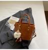 Bolsa Pequena para Mulheres 2025 Nova Bolsa de Mão Retro de Cor Contrastante Bolsa Saco Versátil Bolsa de Ombro Único Transversal para Roupas Casuais de Trabalho Tendência