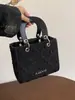 Bolsa Quadrada Pequena de Luxo de Alta Qualidade para Mulheres, Estilo Transfronteiriço, Nova Coleção Primavera/Verão 2026, com Padrão de Losango Plissado, Bolsa de Mão e Bolsa Transversal