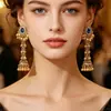 Pendientes Retro Bohemios Europeos Americanos Exagerados para Mujer Estilo Étnico Transfronterizo Flor de Pedrería Colorida con Cascabeles y Borlas