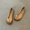 Sapatilhas de Bico Dividido Lavadas em Cores Estilo Retrô para Mulheres 2026 Novas Sapatos Rasos Casuais para Uso Externo Sem Cadarço