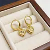 Nuevos Exquisitos Pendientes de Corazón Láser Color Arena Dorada Pendientes de Tachuela con Forma de Corazón de Lujo Ligero de Moda para Mujer Regalo para Novia