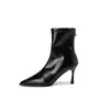 Botas de Salto Alto Chuyuji para Tornozelo Outono/Inverno 2026 Novas Botas de Tornozelo Versáteis Europeias e Americanas Bico Fino Botas Slim Retrô Salto Fino Preto