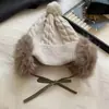 Chapéu de Lã Trançado Fashionável Estilo Coreano para Mulheres, Outono e Inverno, Quente e à Prova de Vento, Gorro Versátil de Alta Qualidade Japonês para Circunferência Craniana Grande