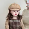 Chapéu de Bebê Primavera e Outono Quente à Prova de Vento Bico de Pato Boina Estilo Coreano Versátil Masculino e Feminino Chapéu Octogonal de Pintor para Bebê