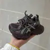 Zapatos de papá de moda para niños, nueva colección otoño/invierno 2026: zapatillas deportivas para niñas, zapatos casuales ultraligeros y zapatillas versátiles para correr para niños