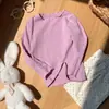 Camisa básica feminina de renda com retalhos e manga longa, estilo primavera e outono, top liso estilo coreano, blusa interna estilosa com babados para bebês