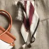 Lenço Quadrado Pequeno de Algodão e Linho de Alta Qualidade Feito à Mão com Estampa de Castanha da Selva, Lenço Versátil Dupla Face, Xale Fino para Mulheres, Adequado para Primavera e Outono