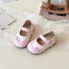 Sapatos de couro para meninas, novo estilo outono 2025, estilo princesa, sapatos de couro da moda infantil, sapatos de bebê fofos