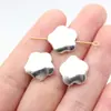 15x15x5mm, diámetro del agujero aprox. 1.3mm, 3.3g, color plata antiguo, cuenta de flor con agujero pequeño