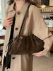 Bolso de Hombro Retro con Pliegues Transfronterizo para Viajes de Negocios para Mujer Nuevo Otoño/Invierno 2026 Gran Capacidad Casual de Hombro o Debajo del Brazo para Mujer