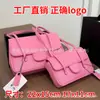 Bolso de hombro original de cuero 26P de lujo ligero francés, producto de Guangzhou, bolso baguette vintage de piel de vaca caviar, bolso de mano para llevar debajo del brazo
