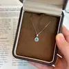 Colar S925 Prata Esterlina Turquesa com Diamante Brilhante para Mulheres, Pingente Geométrico Micro-Incustado de Luxo Leve, Corrente para Clavícula Fashion Estilo Nicho