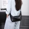 Nova Bolsa de Couro Natural de Vaca de Alta Qualidade em Formato de Dumpling, Versátil Bolsa Feminina de Couro Genuíno para Cruzar Fronteiras, Bolsa de Ombro Transversal Casual e Fashion
