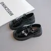 Zapatos Pequeños de Piel para Niñas Nuevo Estilo Primavera/Otoño 2026 para Niños Medianos y Mayores Zapatos Versátiles de Princesa Mocasines Zapatos Negros de Rendimiento Individual