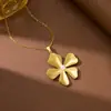Moda Outono Simples Colar com Pingente de Flor de Cinco Pétalas com Acessórios de Pérola Sintética, Colar com Pingente de Flor de Alto Padrão
