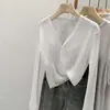 Camisa de Punto Fino de Seda de Hielo Azul con Protección Solar para Mujer, Nuevo Estilo Verano 2026, Combinada con un Cárdigan Camisola y un Chal Pequeño para Abrigo