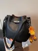2025 Nuevo Bolso de Hombro de Otoño Bolso Retro Gran Capacidad Versátil Bolso de Hombro Cruzado Bolso Cubo Simple de Moda