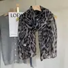 Bufanda de Algodón y Lino Nueva Versátil Elegante de Moda con Estampado de Leopardo para Mujer Verano Ligera de Viaje Protección Solar Bufanda de Seda