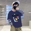 Algodão Puro Roupa de Outono 2026 Novo Estilo Menino Roupas Infantis Camiseta de Manga Longa para Meninos Estilo Primavera e Outono Camisa Básica Casual com Desenho