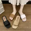 Novas sandálias e chinelos de verão femininos para casa antiderrapantes de uma tira cruzada comércio exterior transfronteiriço para uso externo rede vermelha ins moda atacado