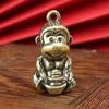 Colgante de Latón Macizo Mono Pequeño Sosteniendo Yuanbao Mono Zodiaco Mono Lindo Cobre Mono Llavero Colgante