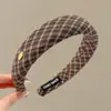 Faixa de cabelo xadrez de cetim para mulheres, faixa de cabelo antiderrapante para outono e inverno, uso diário, faixa de cabelo para lavar o rosto, acessório de cabelo de coroa alta