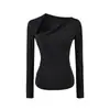 Camiseta Ajustada de Manga Larga con un Hombro Descubierto Estilo Chica Picante para Mujer Otoño Gris Corte Delgado Favorecedora Capa Base Estilo Puro Deseo Top Versátil