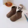 Botas Martin de ante de moda estilo coreano para niñas, nueva colección otoño/invierno 2026, botines elegantes de lunares, botines cortos estilo retro Birkenstock