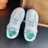 Zapatillas de entrenamiento alemanas para niñas, cómodas, con cierre de velcro, suela blanda, nuevo estilo versátil casual primavera/otoño 2026, también adecuadas como zapatillas deportivas para niños