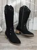 Botas vaqueras occidentales retro para mujer con punta afilada, tacón grueso y tachuelas, estilo nuevo de talla grande transfronterizo, botas largas hasta la rodilla con tacón medio para mujer