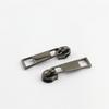 Accesorios de hardware para equipaje No. 5 dientes de goma cabeza de cremallera de dientes de nylon cabeza de cremallera cuadrada accesorios de herrajes para bolso
