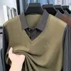 Nueva camiseta de manga larga de dos piezas falsas para primavera y otoño, de importación transfronteriza, para hombres de mediana edad, a la moda, casual, de corte holgado, con rayas y cuello, camiseta básica