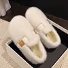 Zapatos de algodón modernos y elegantes, nueva colección otoño/invierno 2026, zapatos de algodón peludos sin cordones, perfectos para mujeres bajitas, zapatos de frijol perezoso